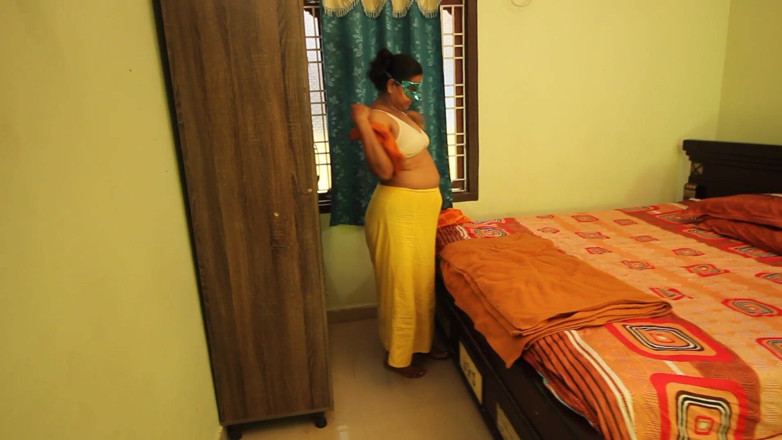 Desi Homemade Videos: Heiße reife indische frau und junge desi-boy-sexszene