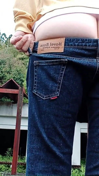 Exposição Ao Ar Livre Com Jeans De Cintura Ultra-baixa