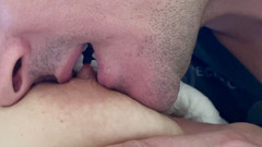 Anna Booty: Kousal mi bradavky