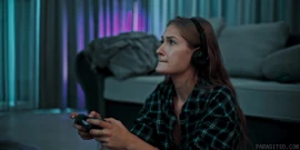 Parassiti - Tiffany Lissa scopa il cervello dalla sua amica giocatrice Tiffany Tatum