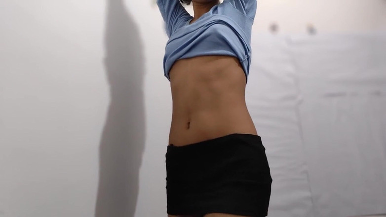 desigirl93: Sexy studentka masturbuje