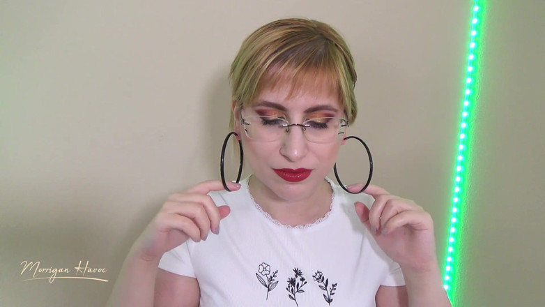 Morrigan Havoc: Showing Off My Black Hoop Earrings