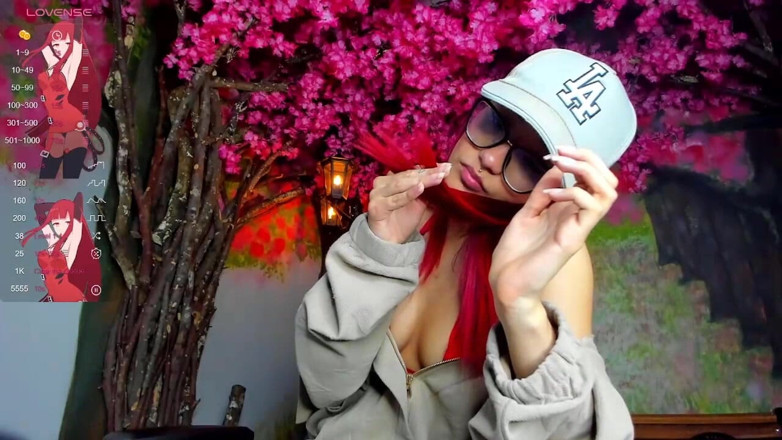 Lia Wood: Sexo Desnudo Mostrar Coño Duro En La Habitación