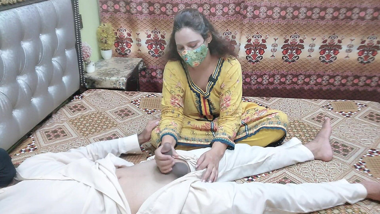 Pakistani CoupleX: Indian Desi Beautiful Girlfriend Juicy Amateur Desi Blowjob