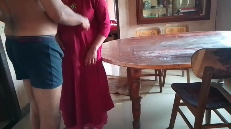LEGSCOUPLE12: He Slams His Wife on the Dining Table and Fucks...