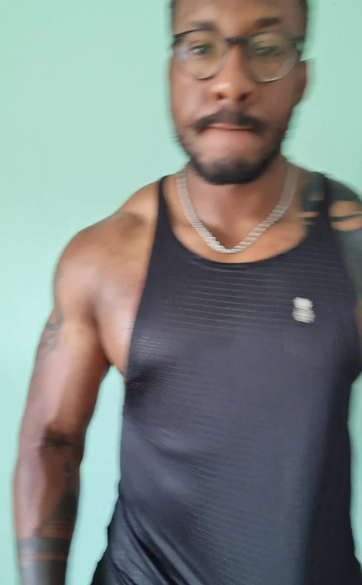 Amadeus: Amadeus Mode homem musculoso