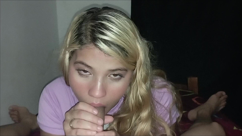 peachysofiahot: Lo succhio molto forte sulla mia ex