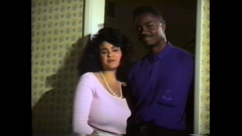 Vintage Usa: Trojka - nevlastní rodiče šukají mladou nevlastní dceru, zatímco ostatní páry se...