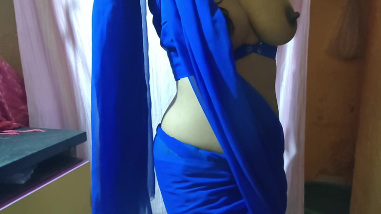 Hotpooja86900: Бхабхі соло грає, сексуальна фігура, показуючи цицьки