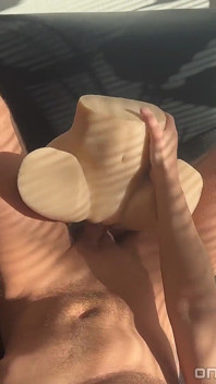 Áudio sujo e alto gemendo e empurrando duro e, por favor, não foda a pequena boneca - John Delove