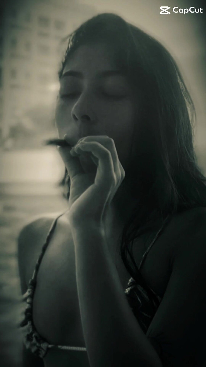 Vika_Sexting: Potěšení pro dva: Habano, skin a šeptandy