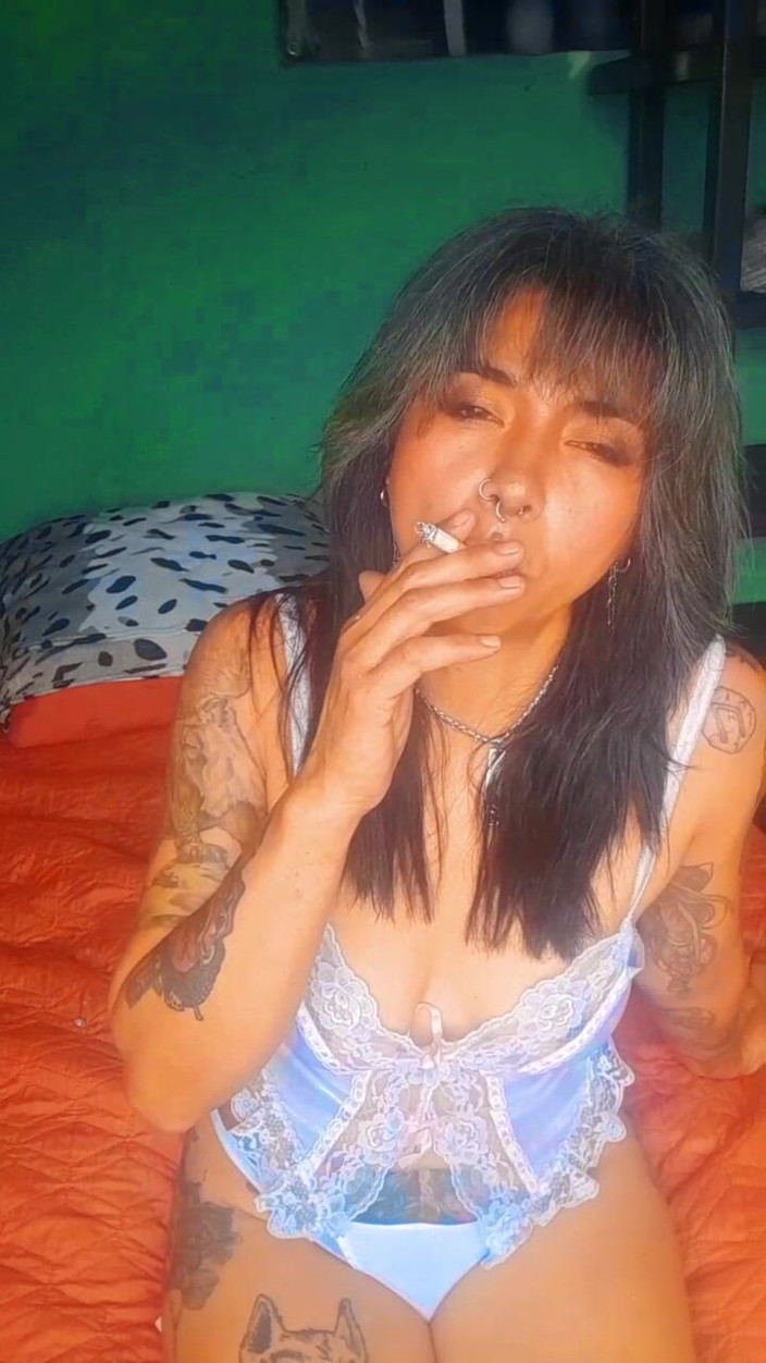 Casia Castro: Morning cigarrete