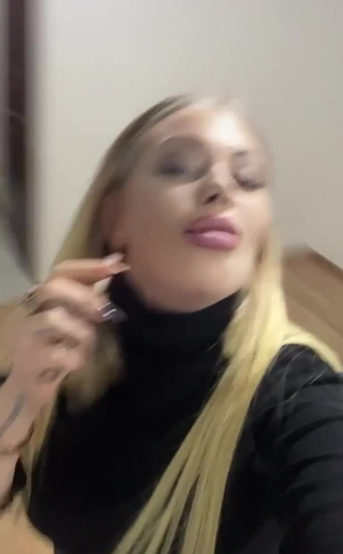 Goddess Misha Goldy: The Mood. Mistress Misha Goldy