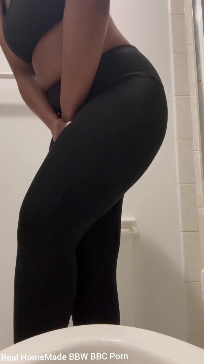 Super sexy ebony cuties: Desperate for a Wee Cutting My Legs Pissing POV in...