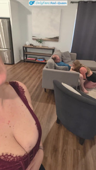 Cuckquean selfie - เมียผัวที่เมียมีชู้ผมแดงถ่ายผัวเย็ดผมบลอนด์ในท่าหมา