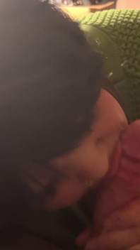 Krátké vlasy milf pov kouření a sání po orgasmu