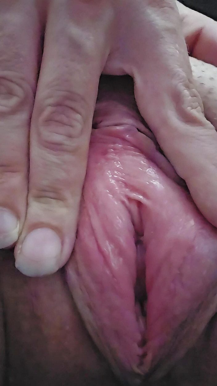 NaughtyAleena: Zlobivá Aleena se propaží a rychlý orgasmus zblízka