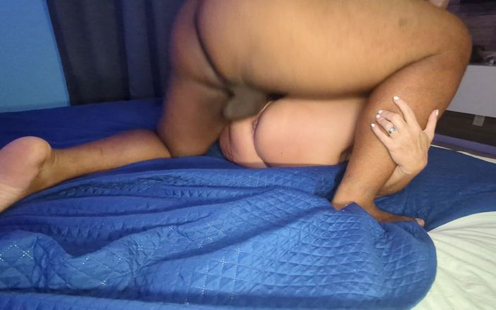 CurvyMature: Com tesão loira milf é fodida com força por latino garanhão...