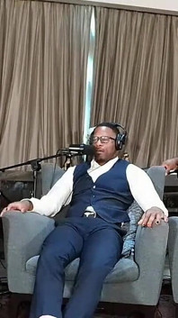 Hiburan dewasa bercakap di sofa dengan Katie Kush, Jamie Knox dan Mrflourish Podcast Asherclantv