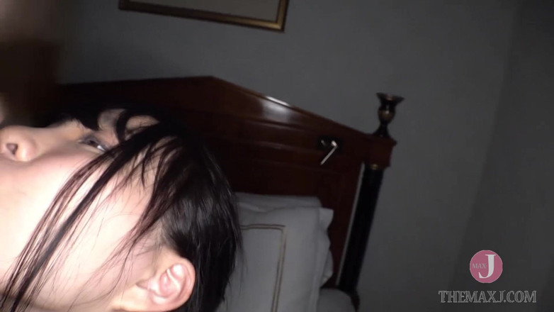 JAV Amateur: Drobná kráska s pěkným zadkem je vyčerpaná po vážném šukání v...