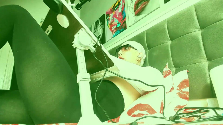 lvxbljs: Sekretářka říká, že jsem tak nadržená