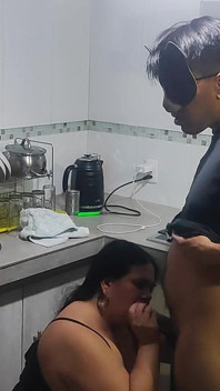 Hayranlar için video - üvey anne ince üvey oğlu tarafından sikiliyor