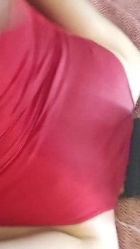 Sissy đi tiểu và ngọ nguậy mặt