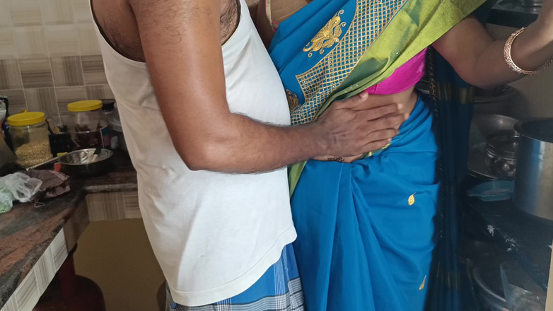 Palani69: 부엌에서 하드코어 섹스하는 주부 메이드