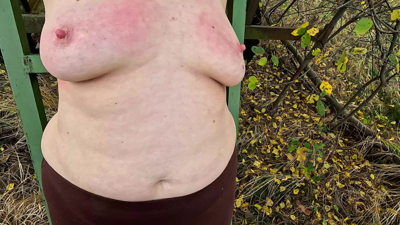Bouncy Tits Action: Je lui baise les seins