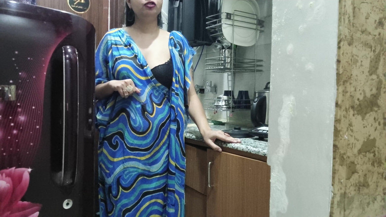 Saarabhabhi6: Mẹ kế Ấn Độ xem và vào nhà bếp của con riêng...