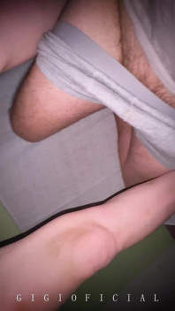 彼の顔におならをするかどうか、私は決めていました。I Did It and He Broke up with Me
