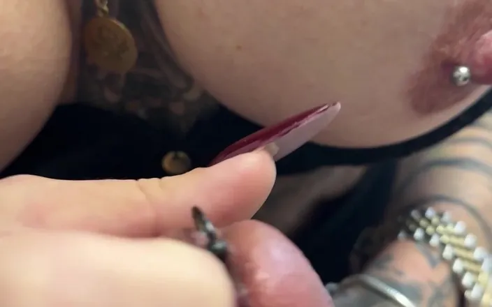 Nastasia_ink: MILF with Big Pierced Nippes Fucks Uretha with Her Long...
