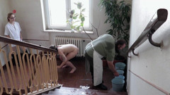 Inquisition and prison world: Tests d’endurance - la femme de ménage paresseuse Andrea doit aller à...