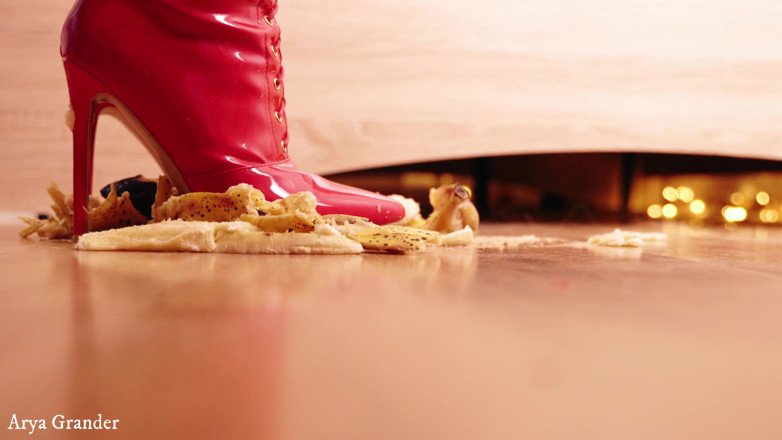 Arya Grander: Banana splosh vidéo, plaisir lesbien, pressage de nourriture