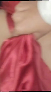 Hintli seksi priya Müslüman adam tarafından sert sikiliyor ağzına boşaltıyor