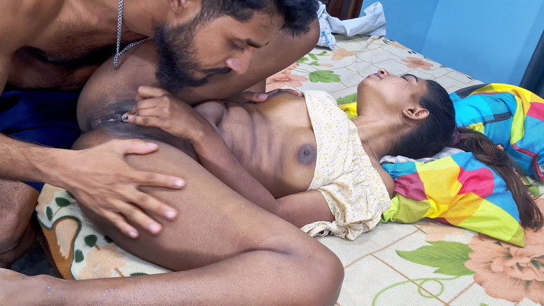 Shashi X: 与继妹同床不小心性交