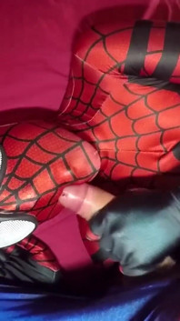 ナターシャ・グアパはスパイダーガール中出し全身タイツです