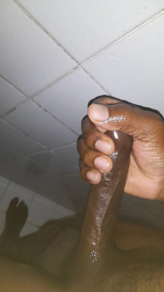 Black guy: Masturbándose S9 E4