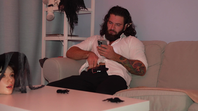 Alexa Poshspicy: Moje ai přítelkyně ožila na Halloweenu. Tvrdý. Skončil na tváři.