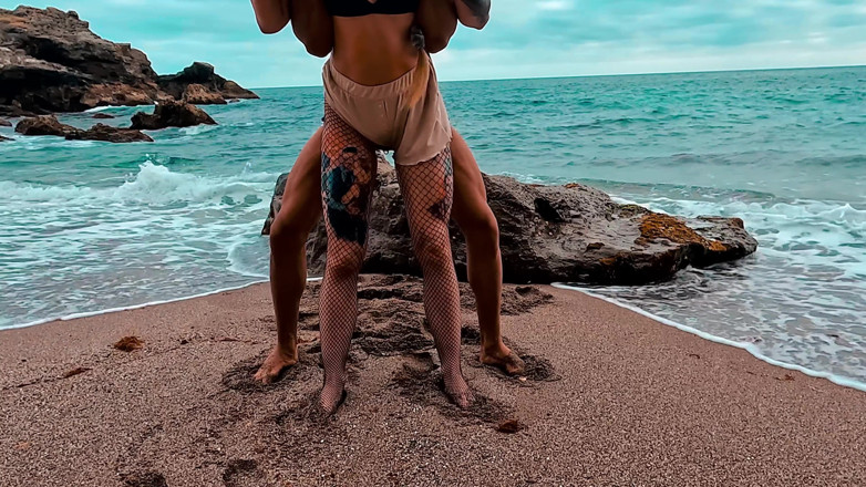 MaskCouple: เย็ดบนชายหาด! กลิ้งเกลือกและแตกคาหี