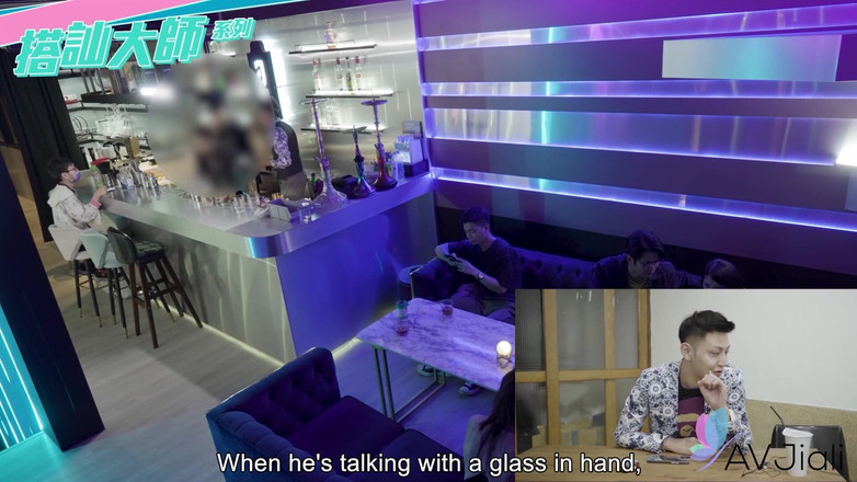 AV Jiali: 热辣的纹身小妞,yaner,在俱乐部的浴室里被搭讪艺术家性交