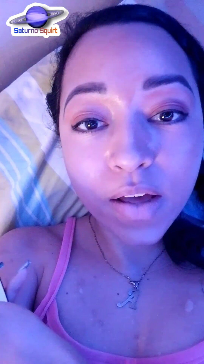 Saturno Squirt: Saturn Squirt, la Tua figliastra, felice di vedeRti, Vuole toccarsi...