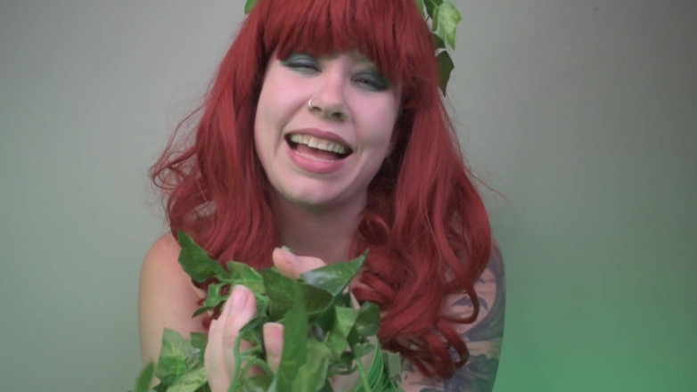 Deanna deadly: Poison Ivy topită de super-eroul POV