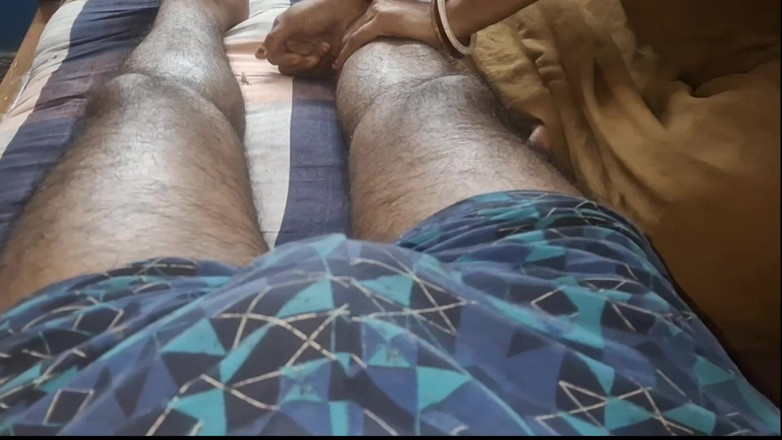 Busty Banuu: Indiancă desi bhabhi muie sexy