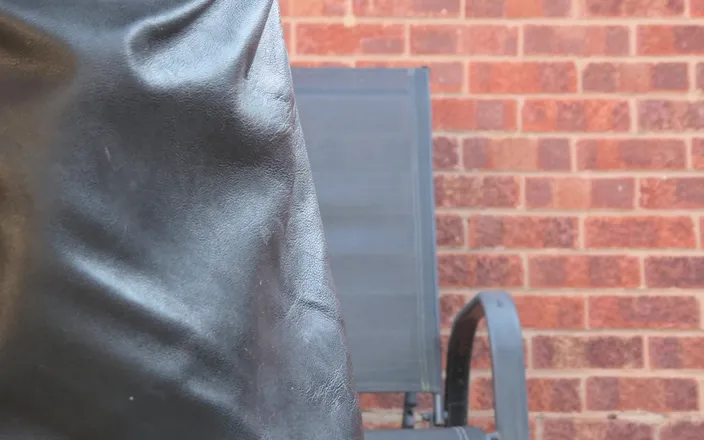 Leatherman63: Leather Wank