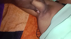 Tamil Anti Uma: . मैं अपनी आंटी के घर गया और वह साड़ी में इतनी खूबसूरत थी कि मैंने उसके स्तनों को उठा लिया और उसके साथ सेक्स किया।