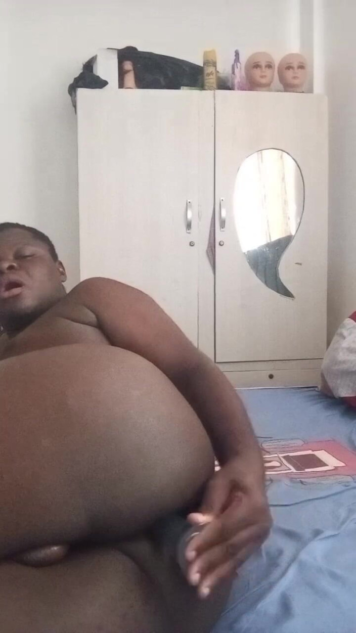 Sweet Peb X: Mengongkek lubang saya dengan dildo saya