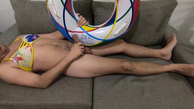 Inflatable Lovers: Beyaz yüzme