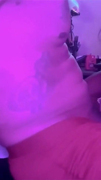 Ebenholz-freundin mit dicken titten gibt besten blowjob der welt