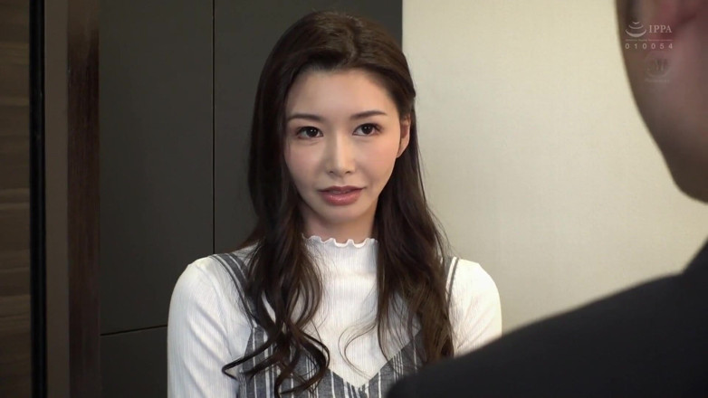 Hottie Paradise: 内衣模特ntr已婚女人为她的商业伙伴戴绿帽子的视频疯狂。3